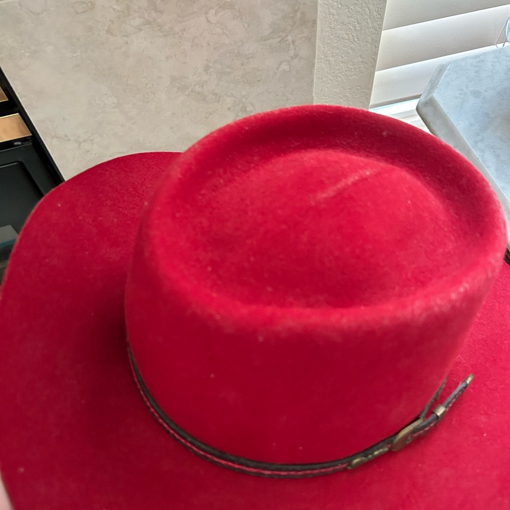 Charlie Horse Red Felt Western Hat Jaye Style